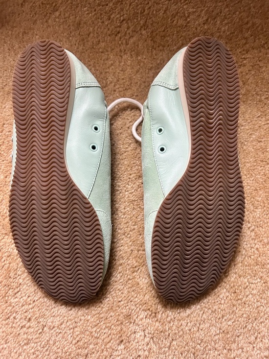 Tory Burch leather & suede mint green and white sneakers, sz 9.5 - Picture 3 of 7